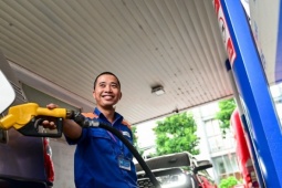 Giá xăng dầu hôm nay 26/5: Dầu thế giới lao dốc, trong nước chờ điều chỉnh