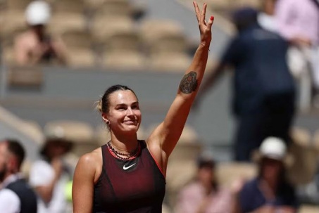 Tennis đỉnh cao Roland Garros: Sabalenka thắng dễ trận ra quân