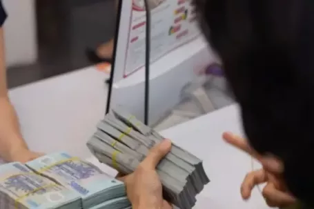 Lãi suất tiết kiệm cao chót vót