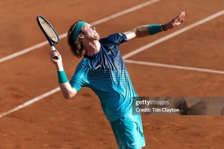 Hấp dẫn Roland Garros: Rublev và Shelton phô diễn đẳng cấp, lão tướng Monfils thua đau