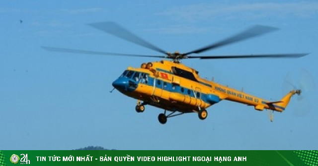 Trực thăng Không quân bay huấn luyện giữa nắng nóng Sơn Tây
