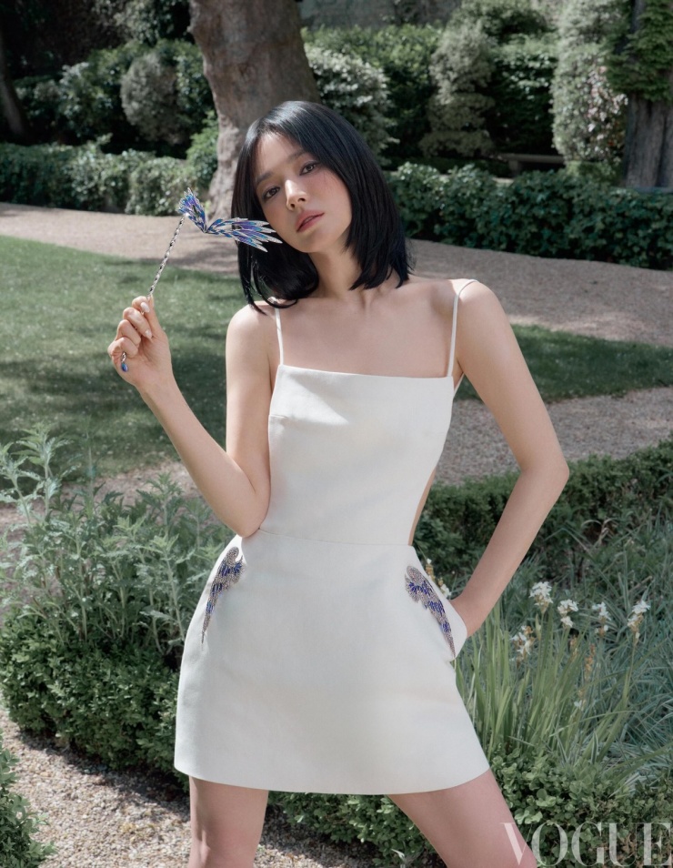 Kiểu tóc ngắn giúp Song Hye Kyo 'hack tuổi' - 1