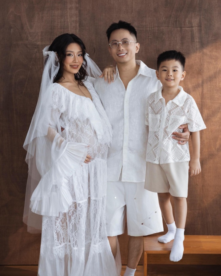 Ảnh sao 27/5: Kỳ Hân - Mạc Hồng Quân mừng con trai tốt nghiệp mầm non - 8