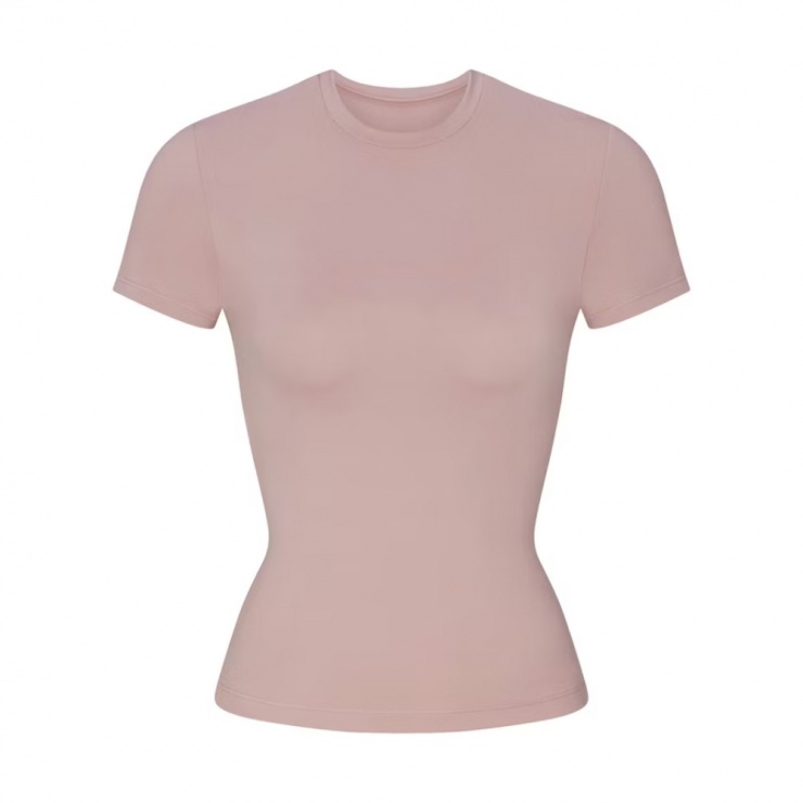 Mai Phương Thúy khoe đường cong với đồ sporty chic - 3