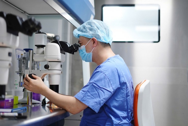 IVF & sàng lọc phôi: giải pháp cho gia đình mang bệnh lý di truyền