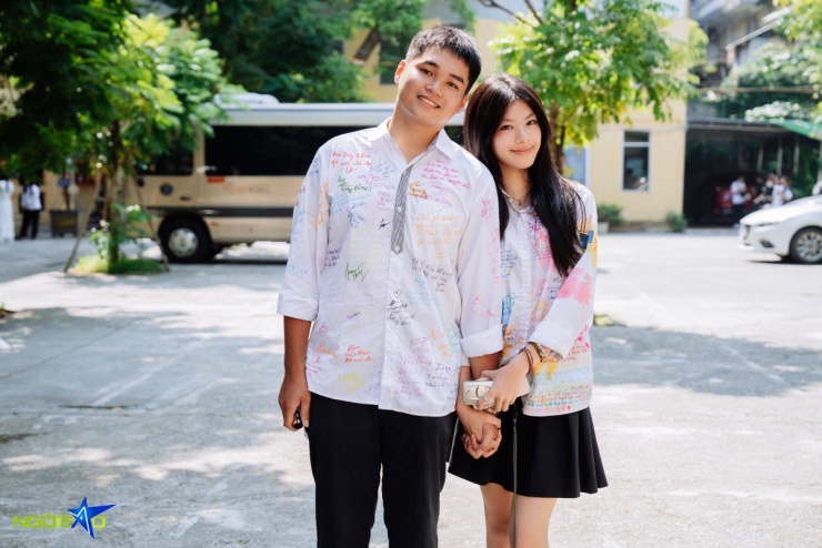 Học sinh Phan Đình Phùng tay trong tay lưu giữ khoảnh khắc bế giảng - 2