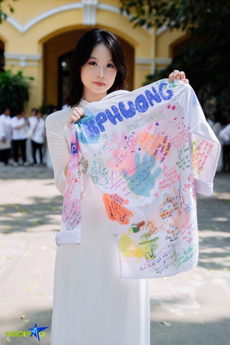 Học sinh Phan Đình Phùng tay trong tay lưu giữ khoảnh khắc bế giảng - 14