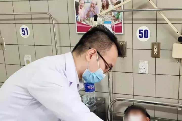 Làm việc dưới trời 40 độ, nam thanh niên bị suy thận cấp vì không uống nước