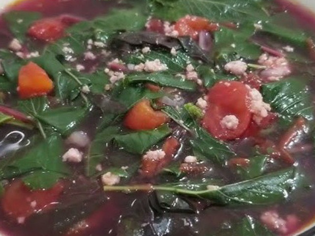 Loại rau mùa hè giàu sắt hơn thịt bò, dễ trồng quanh năm, nấu canh cực ngon được bán đầy chợ Việt