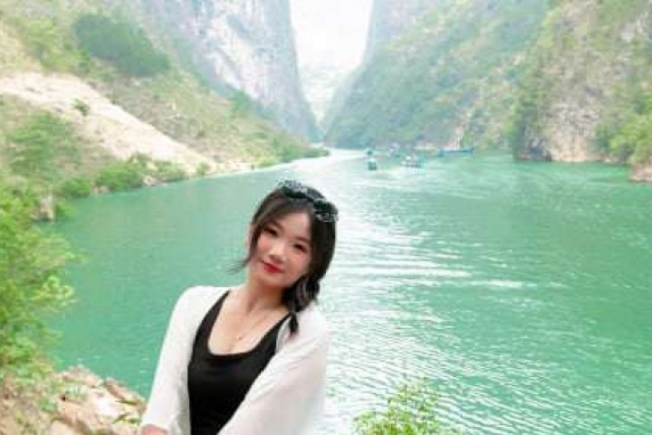 Trải nghiệm hẻm Tu Sản trên sông Nho Quế đẹp như dải lụa xanh giữa đại ngàn đá xám