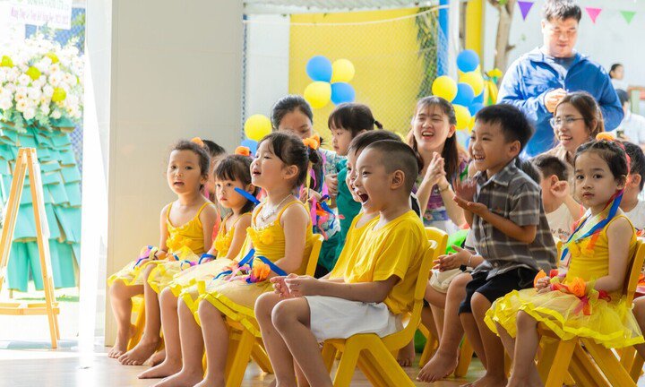 Phụ huynh cần cùng con chuẩn bị kế hoạch học tập cho con trước khi vào lớp 1 (Ảnh minh họạ).