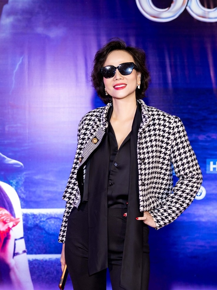 Hòa Minzy cùng dàn mỹ nhân khoe sắc trên thảm đỏ - 5