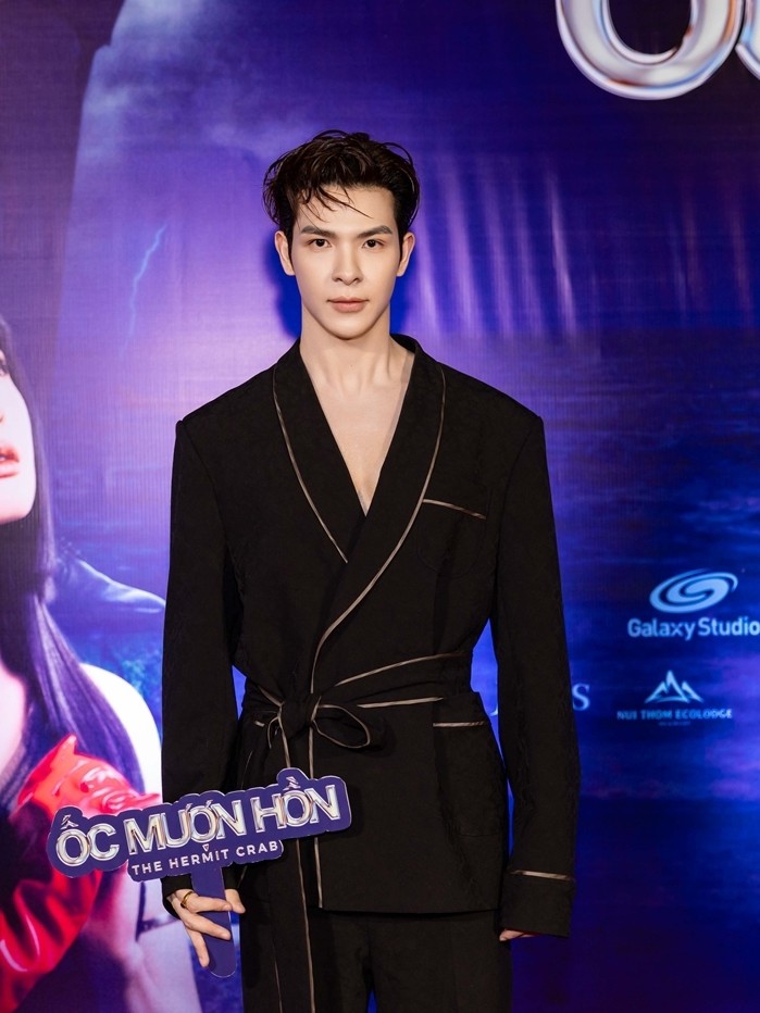 Hòa Minzy cùng dàn mỹ nhân khoe sắc trên thảm đỏ - 9