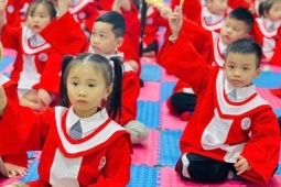 Dở khóc dở cười trẻ lên lớp 1 phải quay lại lớp mẫu giáo lớn