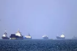Mỹ nối lại hoạt động hộ tống tàu thuyền ở eo biển Hormuz