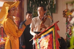 NSƯT Hoài Linh trở thành 'Người được chọn'