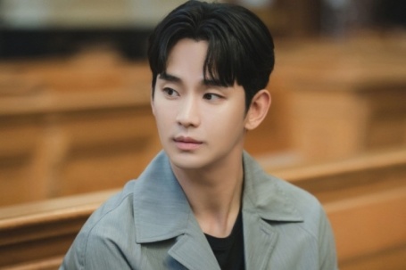 Chủ kênh YouTube xuyên tạc bị bắt, Kim Soo Hyun nói gì?