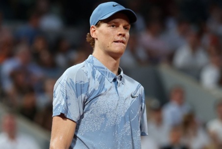 Video tennis Sinner - Tabur: Vùng lên sau thảm bại 1-6 set đầu (Roland Garros)