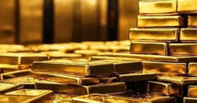 Giá vàng thế giới gặp khó ở mốc 4.500 USD