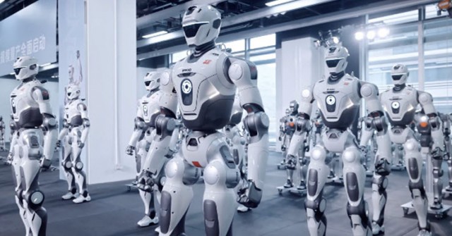 "Sốc" trước nhà máy Trung Quốc cứ 15 phút lại "ra lò" một robot nhân hình