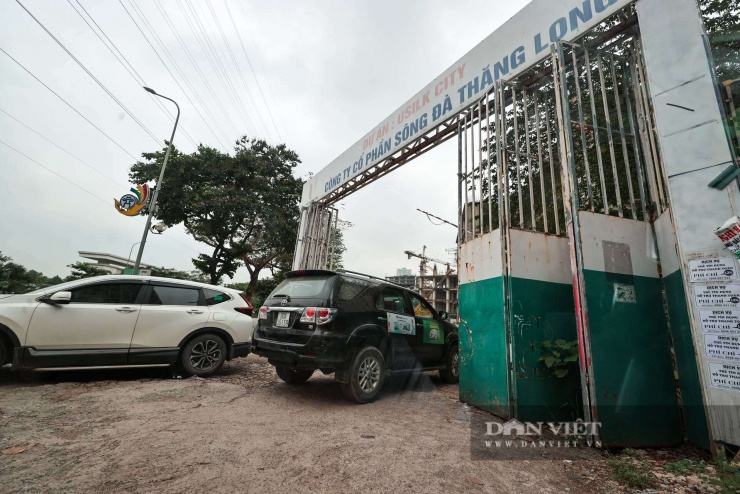 Ô tô ra vào nhộn nhịp bên trong dự án&nbsp;Usilk City.