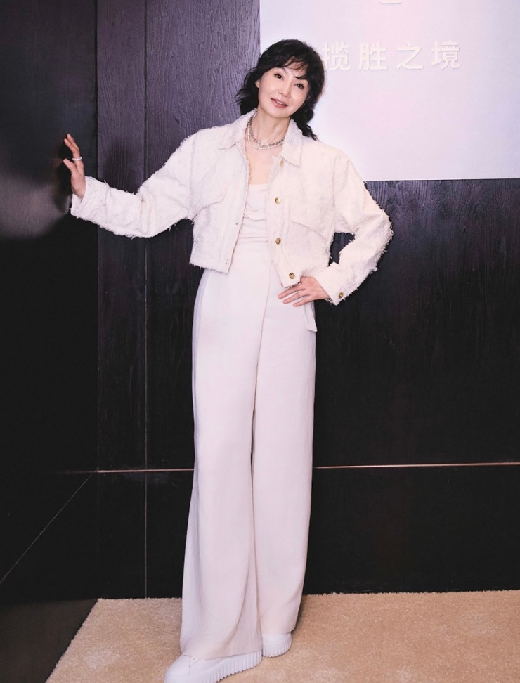 Vẻ thanh lịch của Trương Mạn Ngọc - 1
