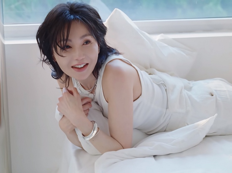 Vẻ thanh lịch của Trương Mạn Ngọc - 4