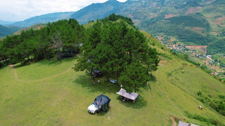 Đỉnh Pu Nhi (Sơn La) là địa điểm cắm trại, trốn nóng được nhiều du khách lựa chọn ghé thăm vào mùa hè