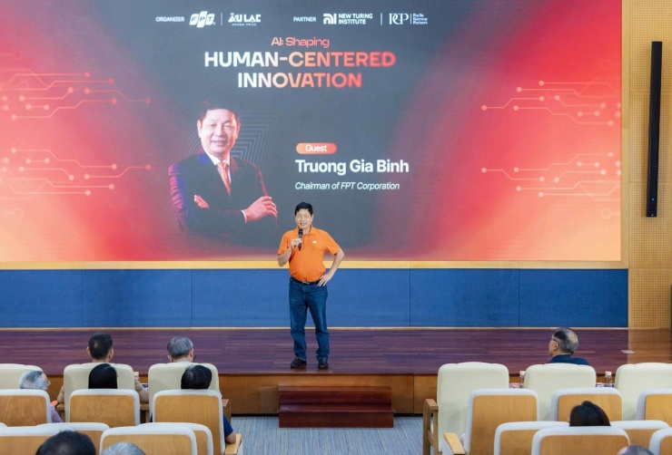 Ông Trương Gia Bình, Chủ tịch Liên minh AI Âu Lạc, nhận định AI đang tạo ra bước ngoặt chưa từng có đối với doanh nghiệp cũng như các quốc gia. Không ai có thể duy trì năng lực cạnh tranh nếu không có AI.