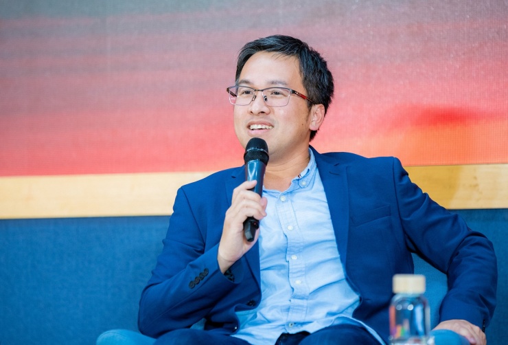 Tiến sĩ Lương Minh Thắng, nhà khoa học chính và Giám đốc nghiên cứu tại Google DeepMind, đồng thời là đồng sáng lập New Turing Institute, cho rằng năng lực quan trọng nhất trong kỷ nguyên AI không còn là ghi nhớ kiến thức, mà là khả năng phán đoán.