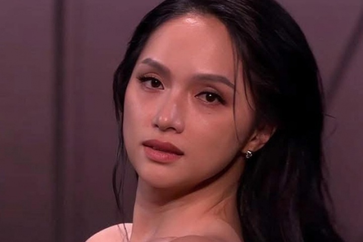 Hương Giang bị chấm 5 điểm khi thi mặt mộc