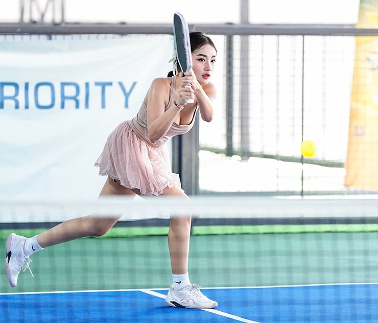 Huỳnh Đan Thuỳ là một trong những hot girl nổi bật của cộng đồng pickleball trong nước. Người đẹp thường xuyên góp mặt ở các giải đấu, sự kiện hot của bộ môn hấp dẫn này.