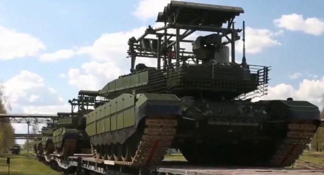 Xe tăng T-90M của Nga được trang bị hệ thống bảo vệ mới chống lại tấn công từ trên cao. (Ảnh: MW)