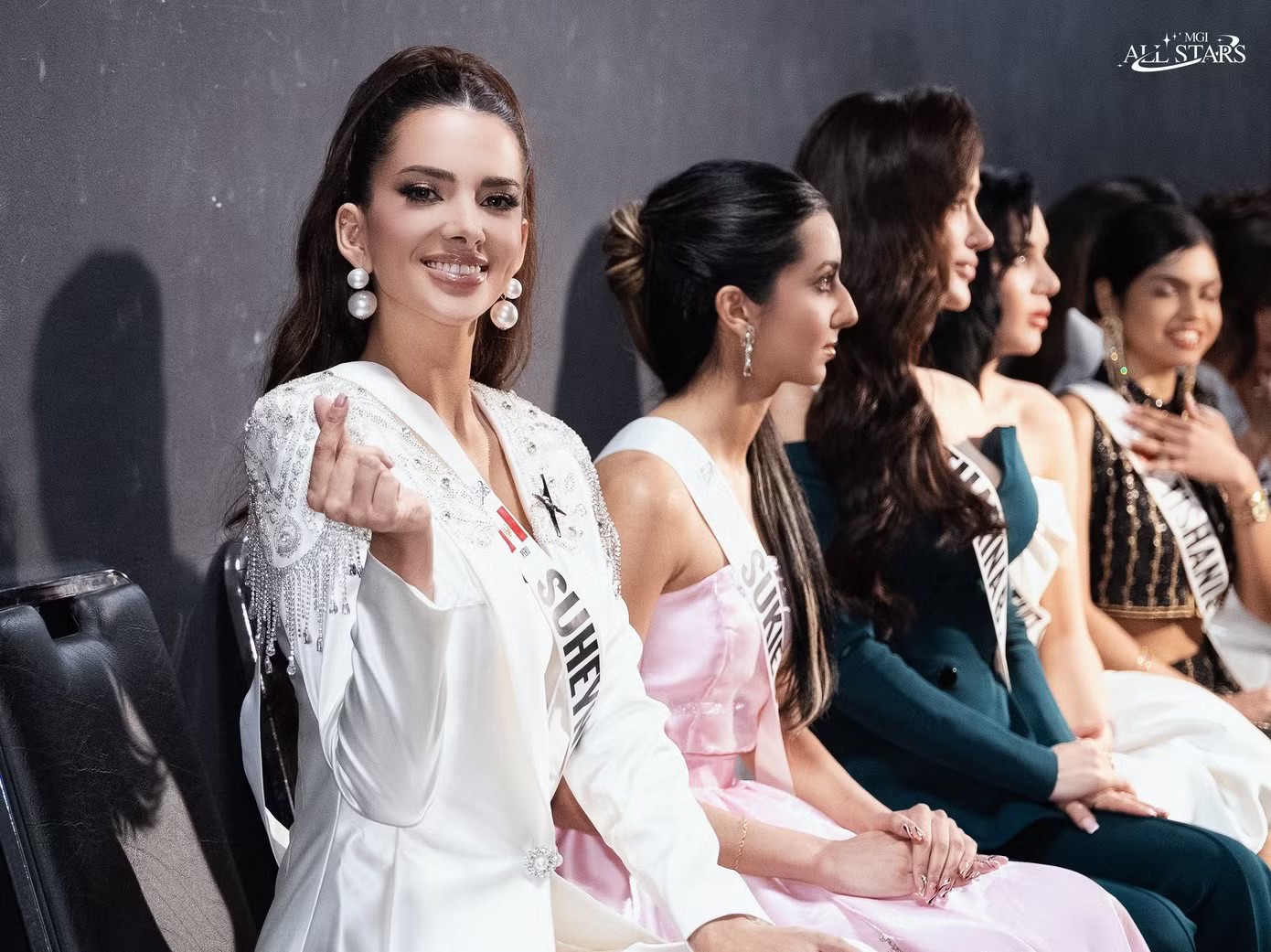 Các thí sinh trong phần thi phỏng vấn kín.