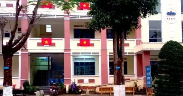 Công an điều tra vụ giấu rìu trong balo mang lên lớp đánh bạn học