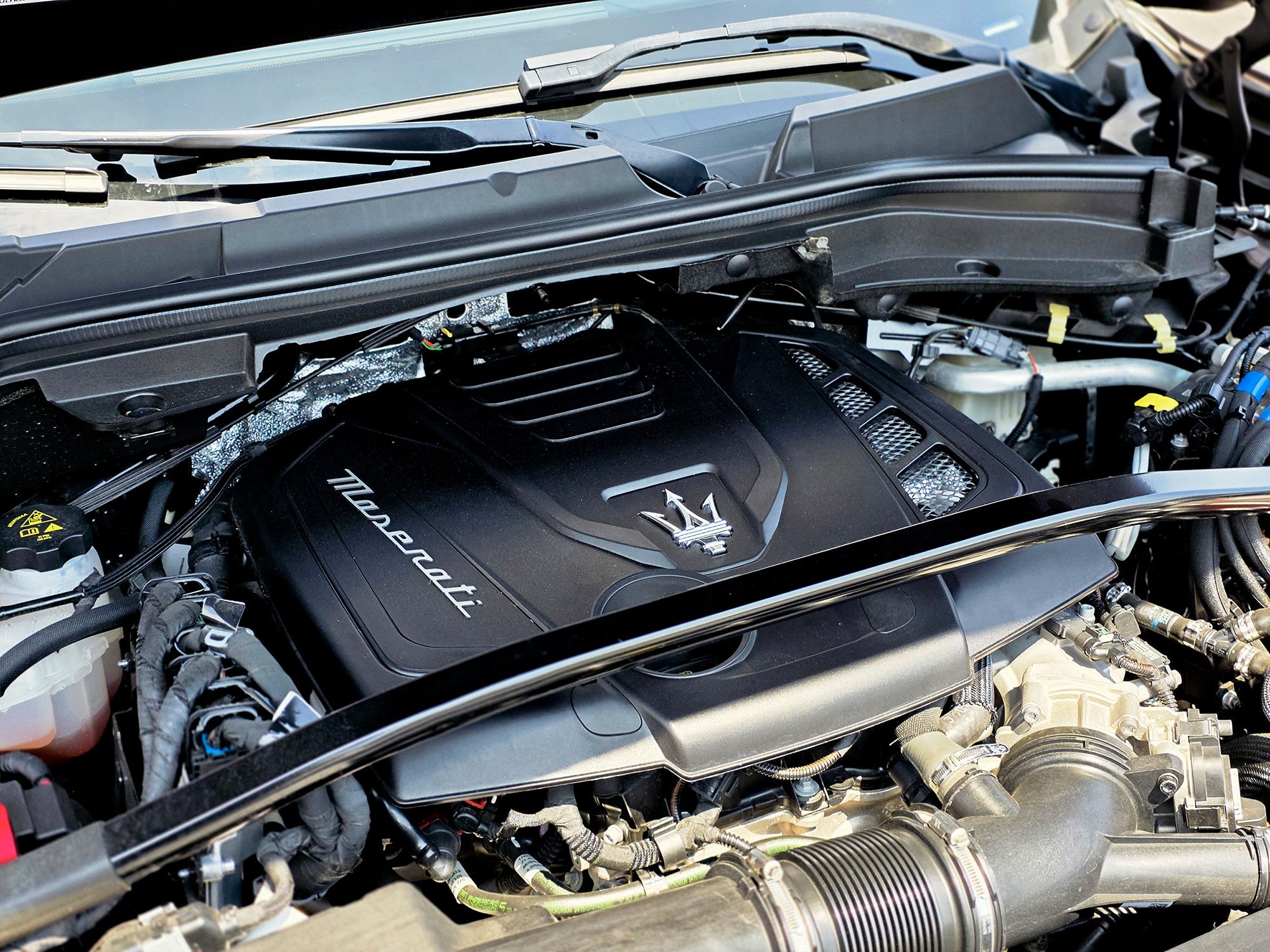 Maserati Grecale GT được trang bị khối động cơ xăng, dung tích 2.0L tăng áp.