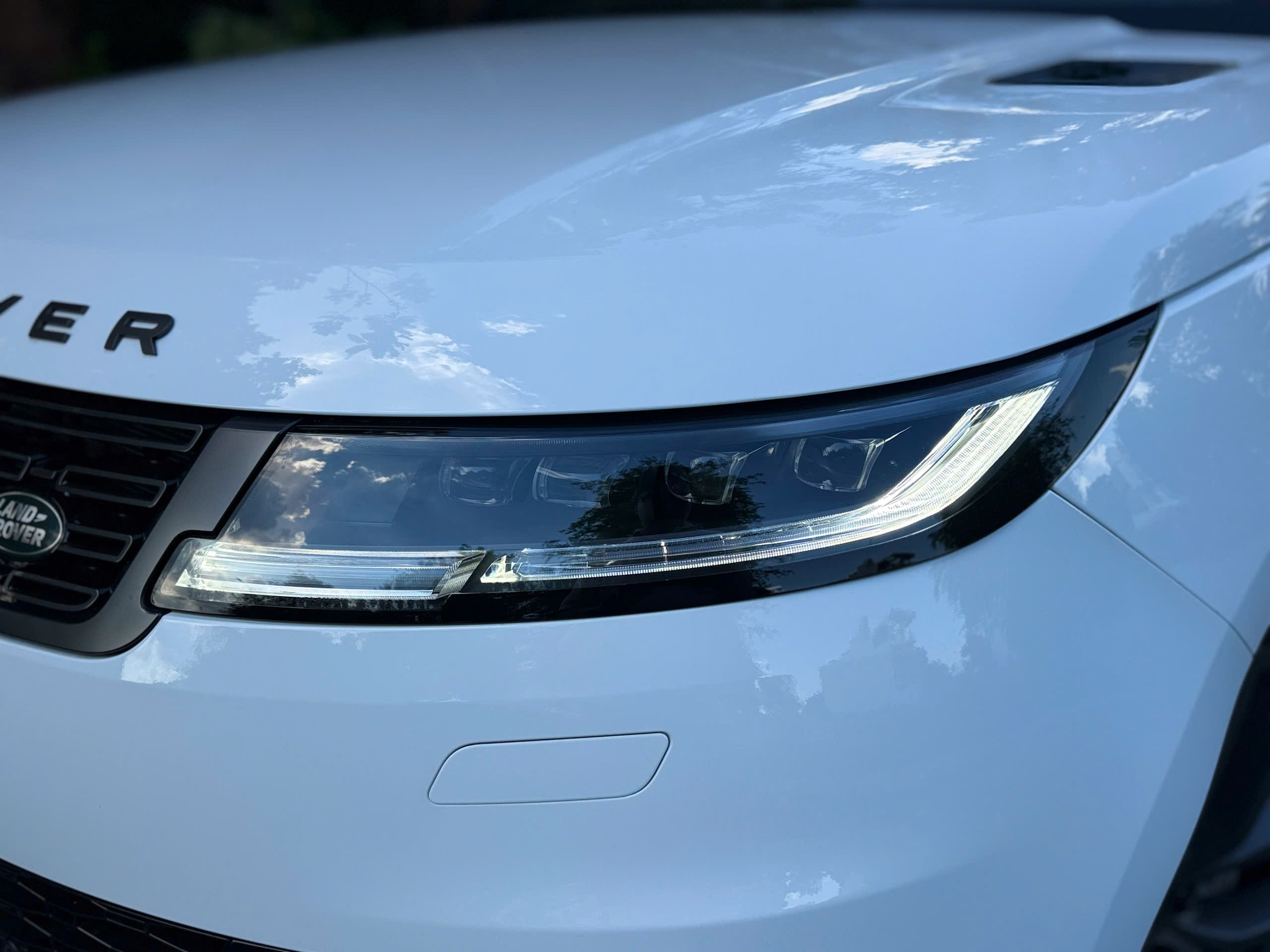 Chi tiết mẫu xe Range Rover Sport PHEV đầu tiên có mặt tại Việt Nam, giá gần 7 tỷ đồng - 5