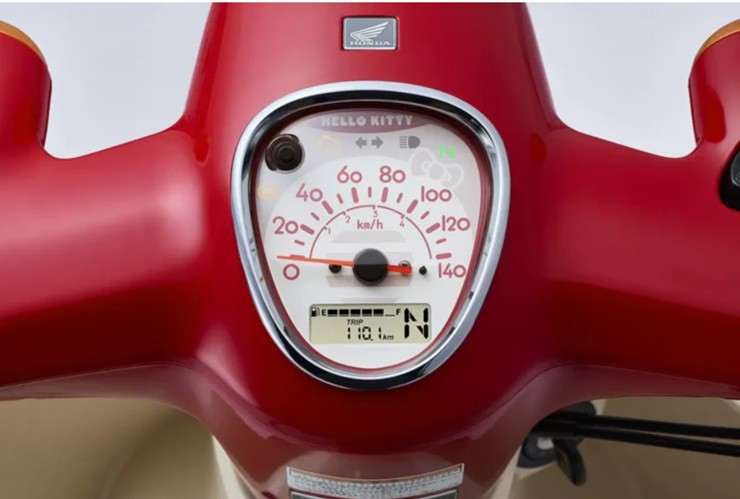 Honda giới thiệu Super Cub Hello Kitty, độ dễ thương khiến fan "đổ gục" - 3
