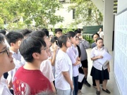 Sĩ tử ăn 50 hạt đậu cầu may trước kỳ thi lớp 10 căng thẳng