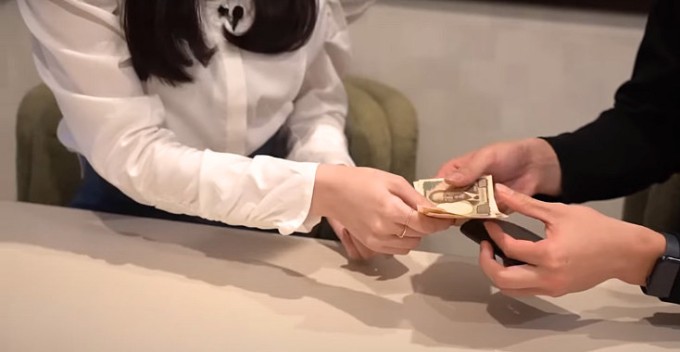 Yomogi-chan cho biết cô trân trọng hơn thời gian dành cho mỗi khách hàng.
