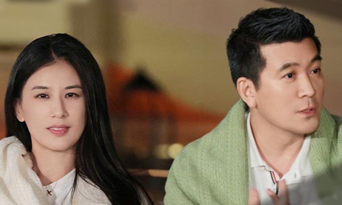 Huỳnh Thánh Y và Dương Tử trong show truyền hình 'Tạm biệt người yêu'. Ảnh: Weibo