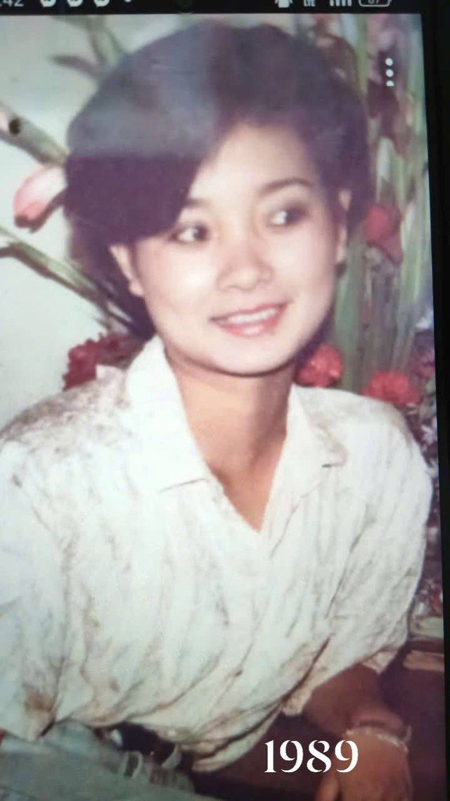 Vào thập niên 1990, bộ phim “Xin hãy tin em” gây tiếng vang không chỉ nhờ nội dung hấp dẫn mà còn bởi dàn diễn viên được đánh giá là phù hợp với từng nhân vật. Nhiều gương mặt tham gia bộ phim thậm chí bị gắn chặt với vai diễn của mình vì quá thành công. Trường hợp tiêu biểu nhất là nhân vật Hoài “Thát-chơ” do diễn viên Lệ Hằng đảm nhận. Qua diễn xuất của Lệ Hằng, Hoài “Thát-chơ” hiện lên là một cô gái cá tính, nổi loạn và có phần ngông cuồng, nhưng ẩn sâu bên trong lại là tâm hồn nhạy cảm, yếu đuối và giàu tình thương. Lối diễn xuất tinh tế, tự nhiên cùng nét duyên riêng của nữ diễn viên đã giúp nhân vật trở nên sống động, để lại dấu ấn mạnh mẽ trong lòng khán giả.