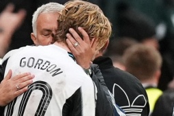 Anthony Gordon: Từ fan ruột Mourinho đến ‘bom tấn’ Barca