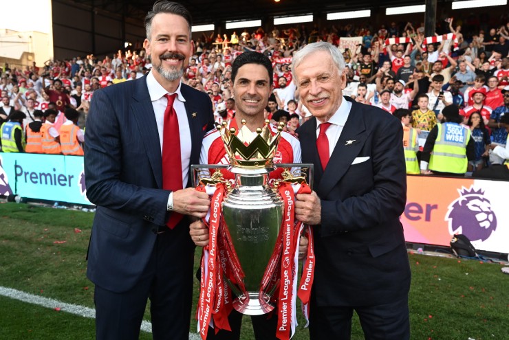 Giới chủ của Arsenal muốn mở rộng sân Emirates