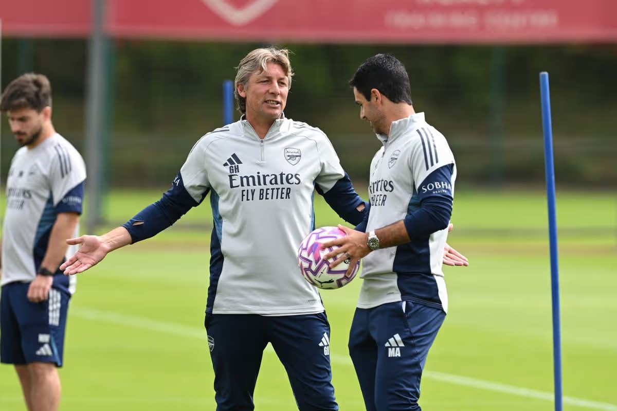 Heinze và Arteta cũng là bộ đôi hoàn hảo trên băng ghế huấn luyện