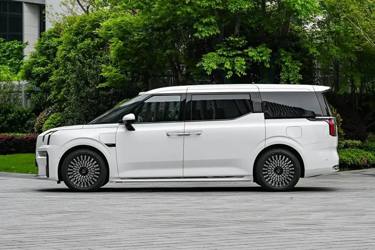 Zeekr 009 nhận cọc tại Việt Nam, giá bán ngang ngửa Toyota Alphard - 4