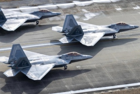 Mỹ dàn phi đội F-22 lớn nhất ở Bắc Cực để đối phó Nga