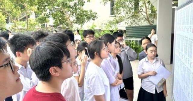Sĩ tử ăn 50 hạt đậu cầu may trước kỳ thi lớp 10 căng thẳng