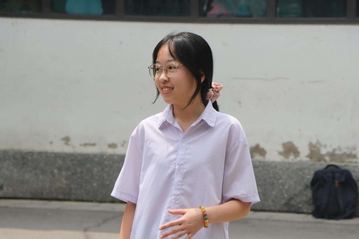 Em Nguyễn Khánh An cho biết hoàn thành bài thi xong trước thời gian. Ảnh: Gia Khiêm