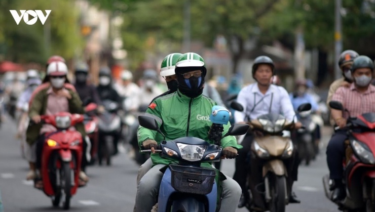 Xe công nghệ hai bánh chở khách, giao hàng phải chuyển sang điện từ ngày 1/1/2028 để hoạt động tại vùng phát thải thấp